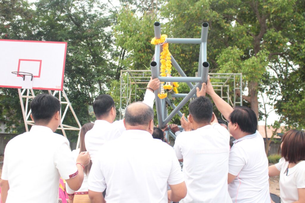 ร่วมพิธียกเสาเอกโดมอเนกประสงค์โรงเรียนธรรมบวรวิทยา